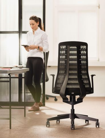 Siège de bureau ergonomique, de qualité, en tissu, avec accoudoirs et pieds noirs synthétiques